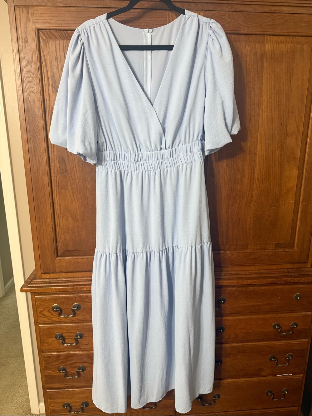 Light Blue V-Neck Midi Dress with Puff Sleeves